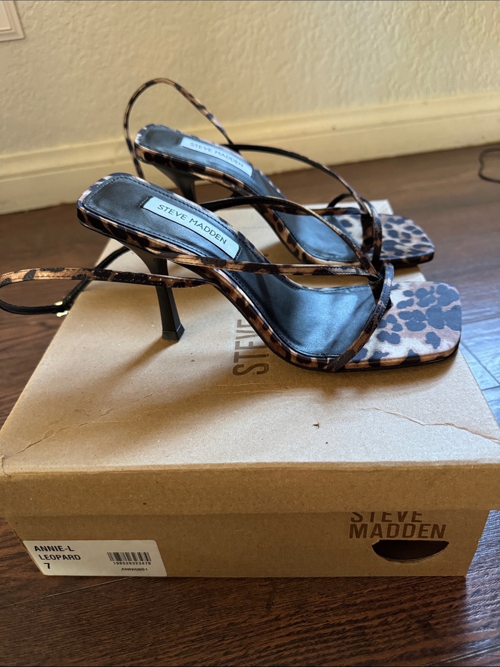NWT-Steve Madden Leopard Print Strappy Ankle‑Tie Heeled Sandals - Black & Brown - Picture 5 of 6